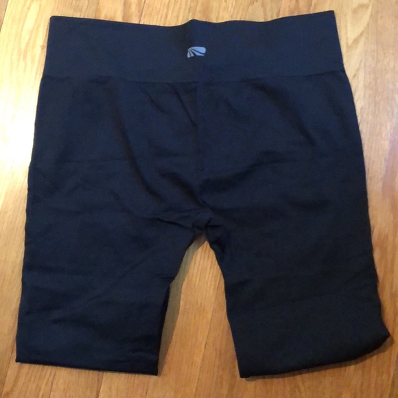 Woman’s Matching Set - Picture 4 of 5